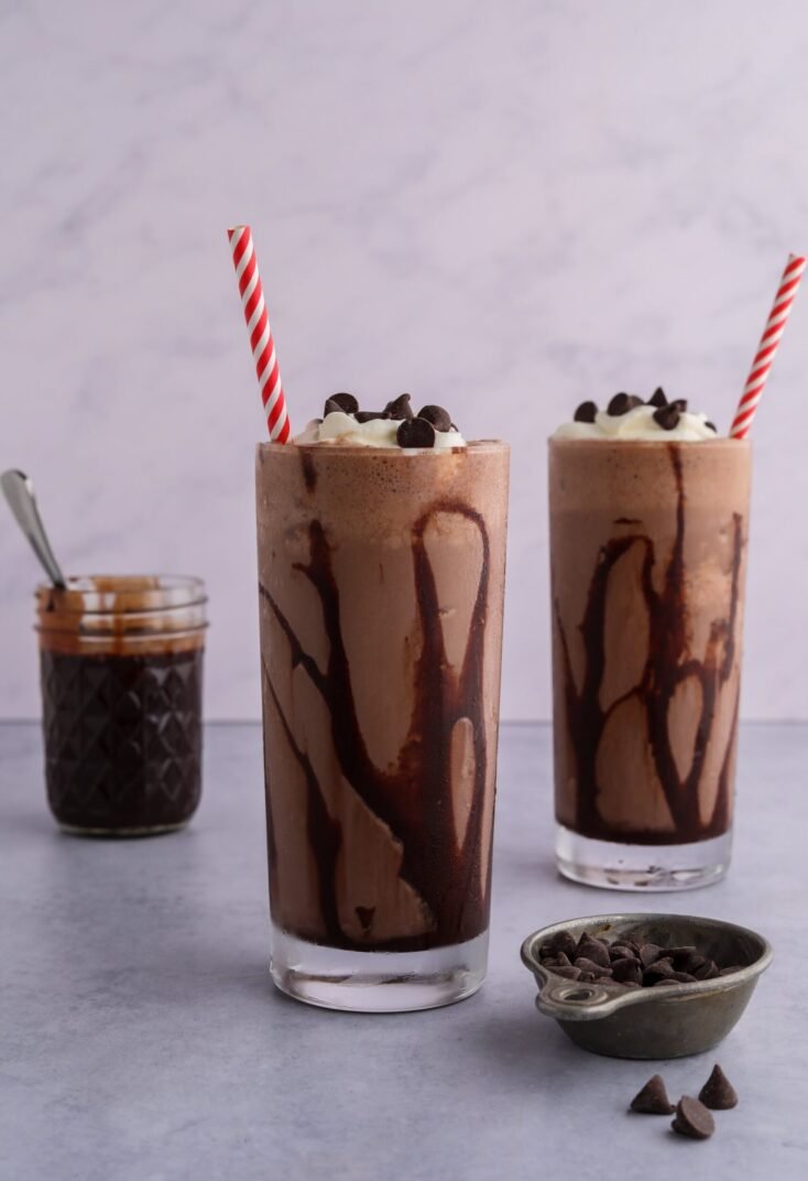 chocolate-chocolate-chip-milkshakes2314 chocolate-chocolate-chip-milkshakes2314